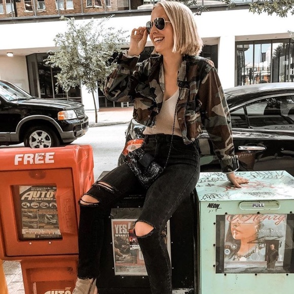 Vintage Cropped Camo Military Jacket - Picture 3 of 3